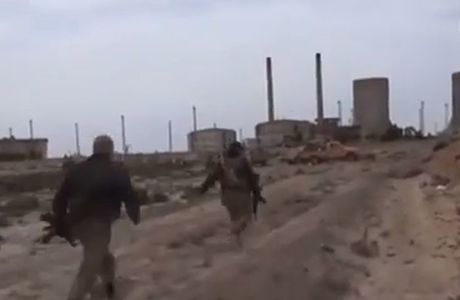 Jihadiştii Statului Islamic au ucis 175 de muncitori ai unei fabrici de ciment din apropiere de Damasc. VIDEO