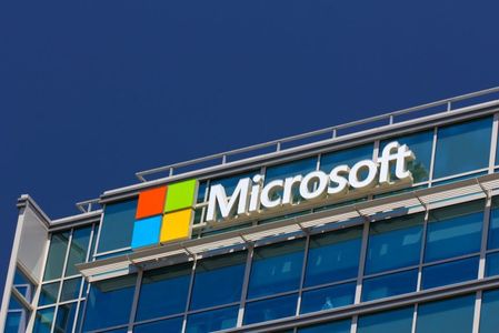 Microsoft a dat în judecată administraţia SUA pentru dreptul de a îşi informa clienţii că agenţiile de securitate le spionează mail-ul