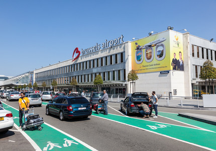 Bruxelles: Redeschiderea terminalului de plecări al aeroportului Zaventem nu a eliminat cozile lungi de aşteptare