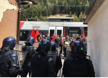 Italia: Ciocniri violente la vama Brenner între forţele de ordine şi anarhişti