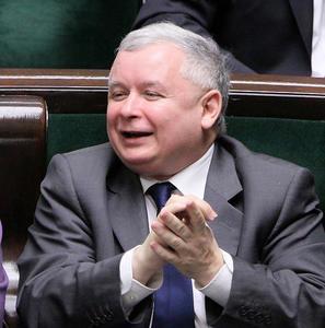 Kaczynski va accepta un compromis în criza de la Curtea Constituţională doar dacă legea fundamentală este modificată