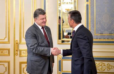 Ucraina: Fostul secretar general NATO, Anders Fogh Rasmussen, a fost numit consilier prezidenţial al lui Petro Poroşenko