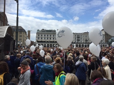 Germania: Mii de persoane au ieşit în stradă împotriva rasismului în marile oraşe din ţară