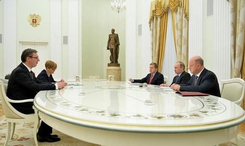 Serbia se apropie de NATO, în pofida alianţei cu ruşii