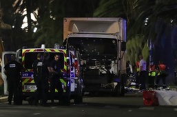 UPDATE: Atacul terorist de la Nisa: bilanţul a crescut la 84 de morţi; printre ei, 10 copii. Alţi 54 de copii sunt în spital. Trei zile de doliu în Franţa - FOTO, VIDEO 