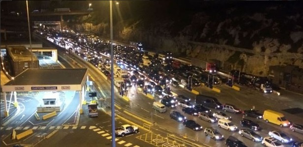 Marea Britanie: Cozile kilometrice spre feriboturile din Dover s-au micşorat, dar autorităţile avertizează că întârzierile se vor prelungi timp de săptămâni