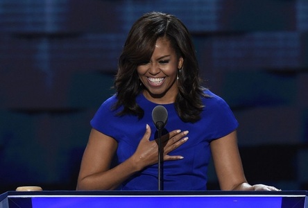 Michelle Obama aduce entuziasm, iar Bernie Sanders îndeamnă la unitate în deschiderea Convenţiei Clinton de la Philadelphia