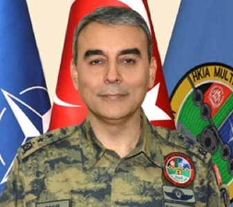 Doi generali turci de rang înalt, arestaţi pe aeroport la Dubai; fostul guvernator al Istanbulului, plasat în arest preventiv după puciul eşuat