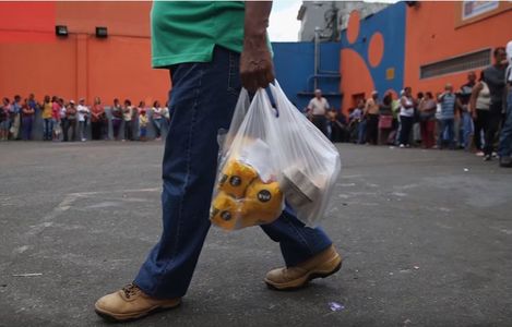Venezuela - Ţara unde preţul plătit pentru făină, paste şi lapte înseamnă un salariu lunar. FOTO, VIDEO