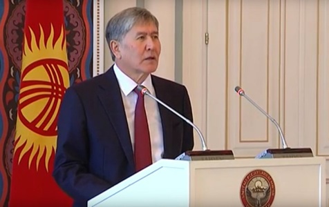 Preşedintele Kârgâzstanului susţine că femeile care poartă fuste scurte nu devin atacatoare sinucigaşe