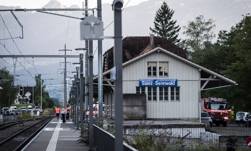 Poliţia elveţiană a anunţat că atacatorul din tren a murit în urma rănilor suferite