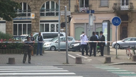Un evreu a fost înjunghiat în cartierul evreiesc din Strasbourg. Martorii susţin că atacatorul a strigat Allahu Akbar