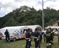 Circa 1.200 de oameni şi-au petrecut noaptea în corturi după seismul din Italia, alţii au stat în maşini sau la rude