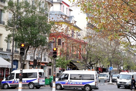 Autorităţile franceze au încheiat operaţiunea antiteroristă din Les Halles, declanşată de o alertă falsă cu bombă 