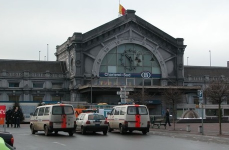 Autorităţile belgiene au răspuns la încă două alerte false cu bombă la gara şi la aeroportul Charleroi