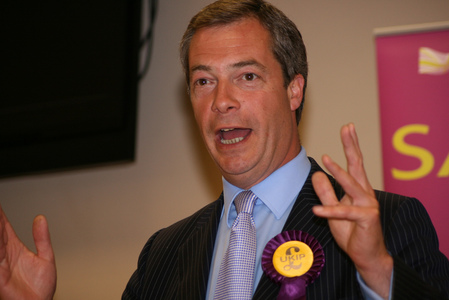 Nigel Farage a condamnat ”altercaţia” dintre europarlamentarii UKIP şi a anunţat lansarea unei anchete interne