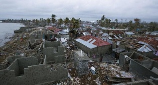 Bilanţul deceselor provocate de uraganul Matthew în Haiti a ajuns la 1.000; autorităţile îngroapă morţii în gropi comune