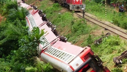 Autorităţile cameruneze anunţă că 55 de persoane au murit, după ce un tren a derait în drum spre Douala