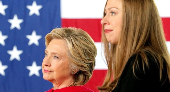 Clinton i-a trimis în 2009 fiicei sale materiale pe care Departamentul de Stat le-a clasificat anul trecut