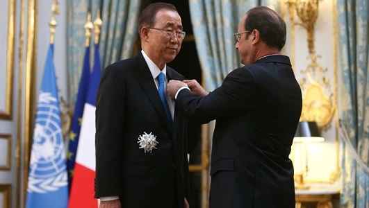 Ban Ki-moon, distins de Hollande cu Legiunea de Onoare pentru lupta împotriva modificărilor climatice