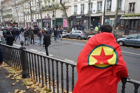 Bătăi între manifestanţi pro şi anti-kurzi, la Paris
