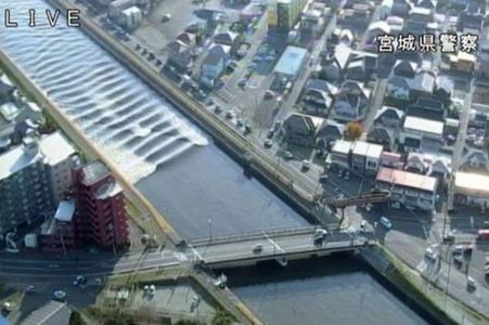 Seism puternic în Japonia. Un tsunami cu înălţimea de 1,4 metri a lovit coasta în zona portului Sendai. Două persoane au fost rănite uşor. Avertizarea de tsunami a fost ridicată - UPDATE, FOTO, VIDEO