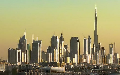 Procurorii din Dubai au renunţat la acuzaţiile care o vizau pe turista care susţinea că a fost violată, dar şi pe presupuşii agresori ai acesteia