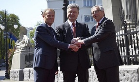 Poroşenko le cere liderilor UE, la Bruxelles, să menţină sancţiunile impuse Rusiei