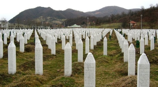 Un procuror bosniac a pus sub inculpare şase suspecţi sârb-bosniaci pentru masacrul de la Srebreniţa