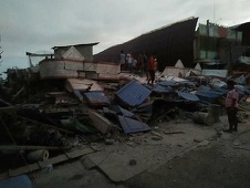 Bilanţul seismului din Indonezia a crescut la 97 de morţi