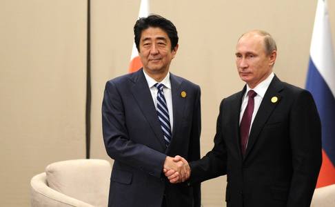 Premierul Shinzo Abe a declarat că a avut discuţii extrem de sincere legate de insulele disputate cu Vladimir Putin
