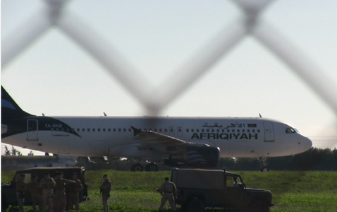 Conducerea aeroportului internaţional din Malta a anunţat pasagerii că toate zborurile au fost amânate