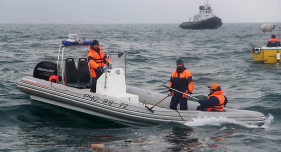 Autorităţile ruse anunţă că nu există semne ale unei explozii sau ale unui incendiu la bordul avionului prăbuşit în Marea Neagră