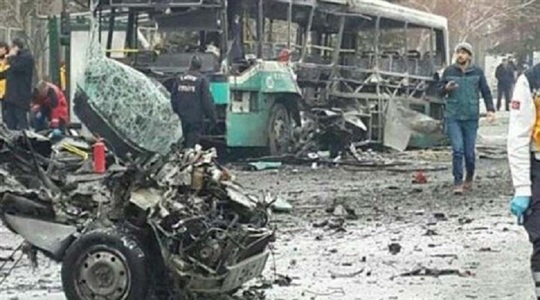Cel puţin zece persoane şi-au pierdut viaţa într-un atac cu maşină-capcană la Bagdad