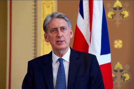 Ministrul Hammond promite că Marea Britanie îşi va respecta obligaţiile care decurg din tratatele UE