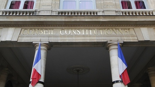 Consiliul Constituţional francez suprimă infracţiunea de consultare ”obişnuită” a site-urilor jihadiste