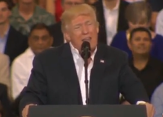 Trump a lansat încă un atac vehement la adresa presei, la un "miting de campanie pentru America". VIDEO
