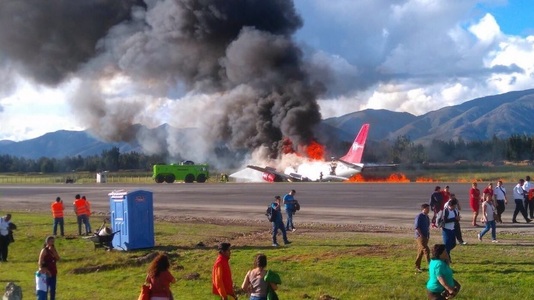 Peru: Nicio persoană rănită după ce un avion a luat foc în timp ce ateriza în localitatea Jauja