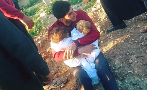 ”Întreaga mea familie a murit”, spune Abdul Hamid Youssef, un sirian care a pierdut 25 de rude în atacul de la Khan Sheikhoun - VIDEO