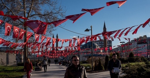 Turcia: Un lider al opoziţiei susţine că referendumul reprezintă o ”victorie democratică” pentru ”tabăra nu”