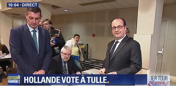 Preşedintele Hollande a votat cu emoţie în inimă în primul tur al alegerilor prezidenţiale din Franţa
