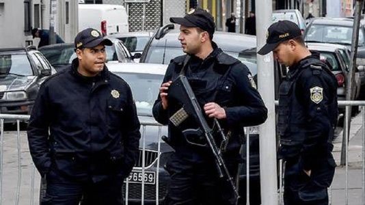 Turcia a suspendat peste 9.000 de poliţişti pentru presupuse legături cu clericul Gulen 