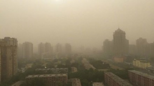 Furtună de nisip la Beijing şi în nordul Chinei