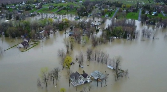 Autorităţile canadiene au declarat stare de urgenţă în urma inundaţiilor grave din Montreal