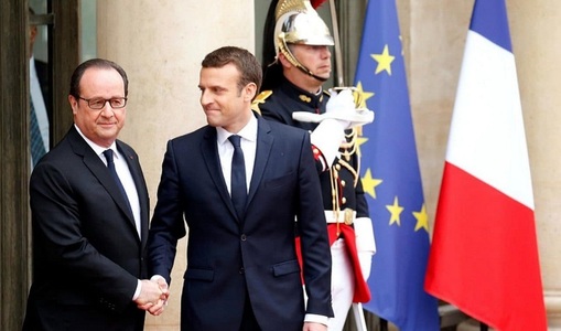 Întâlnirea dintre Macon şi Hollande la Élysée se prelungeşte