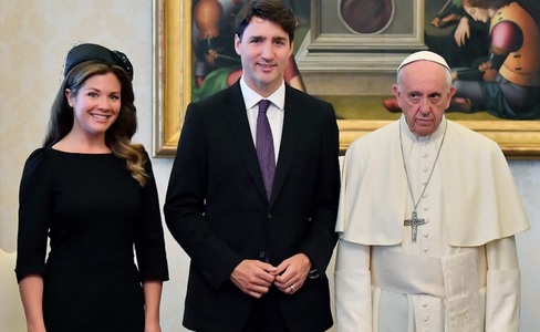 Întâlnire cordială între Papa Francisc şi Trudeau, venit la Vatican să discute despre autohtonii din Canada