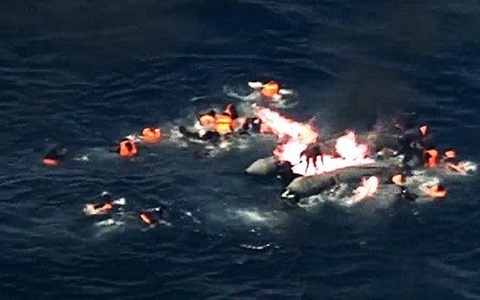 Paza de Coastă spaniolă salvează 34 de migranţi după ce ambarcaţiunea la bordul căreia se aflau a luat foc