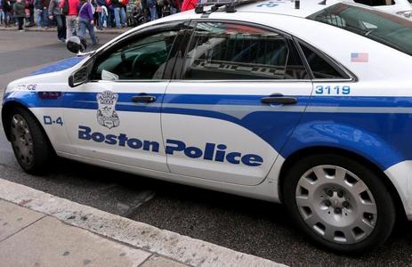 UPDATE: Mai mulţi răniţi după ce o maşină a lovit un grup de pietoni la Boston - VIDEO