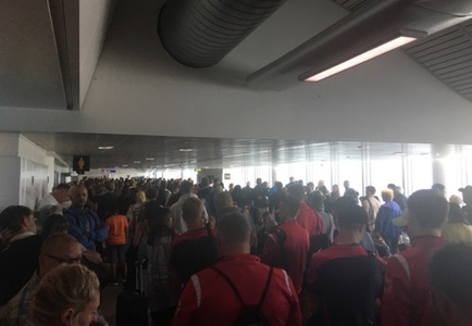 Sute de pasageri sunt evacuaţi, după descoperirea unui bagaj suspect în terminalul 3 al aeroportului Manchester