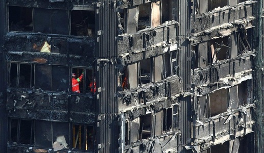 Autorităţile britanice au recuperat 87 de ”rămăşiţe umane”, în urma incendiului devastator din Grenfell Tower